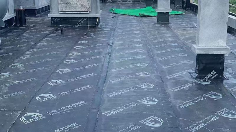 手工聚氨酯保温施工与机器喷涂：工艺对比解析